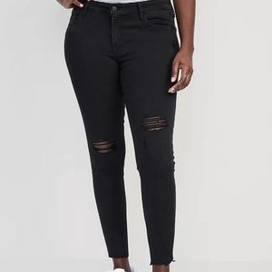 Mid-Rise Rockstar Super-Skinny Raw-Edge Distressed Ankle Jeans